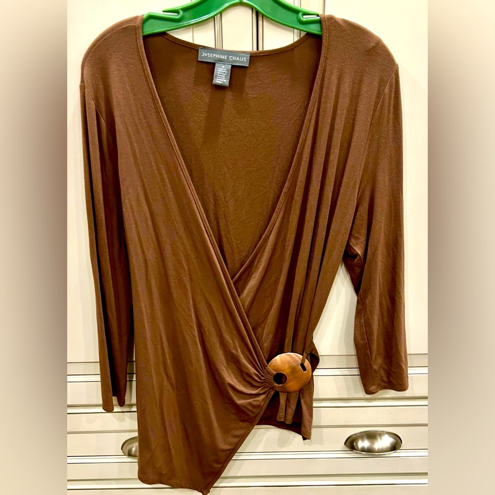 Josephine Chaus Brown top size med..rayon/spandex material very nice condition